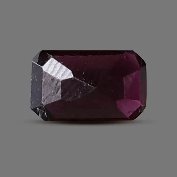 Red Garnet - 2.91 carats