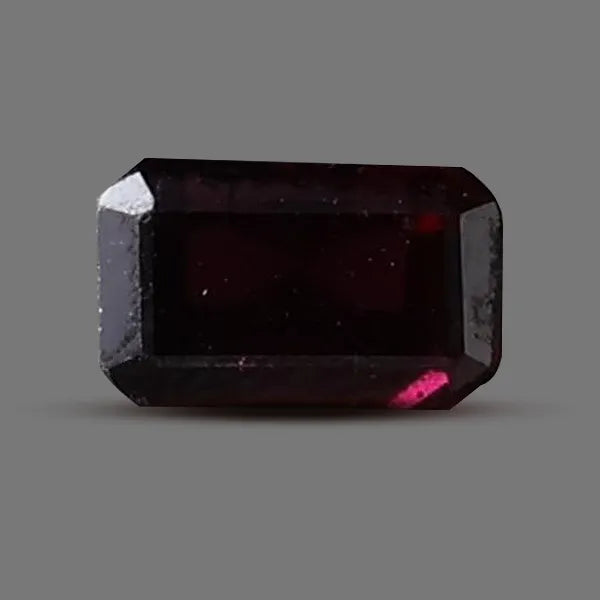 Red Garnet - 2.91 carats
