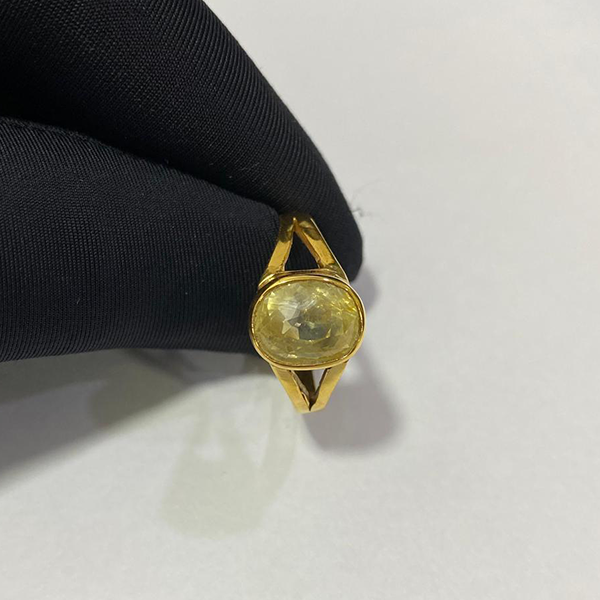 Natural Yellow Sapphire - 5.91 carats