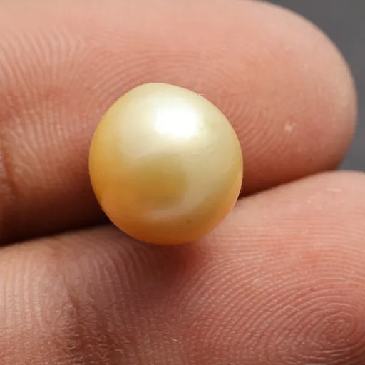 South Sea Pearl - 7.68 carats